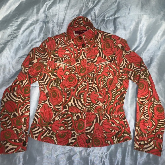 JONES WEAR JEANS WOMENS SIZE 10 WITH A FLORAL DESIGN